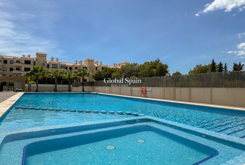 Resale - APARTMENT -
ORIHUELA COSTA - VILLAMARTÍN