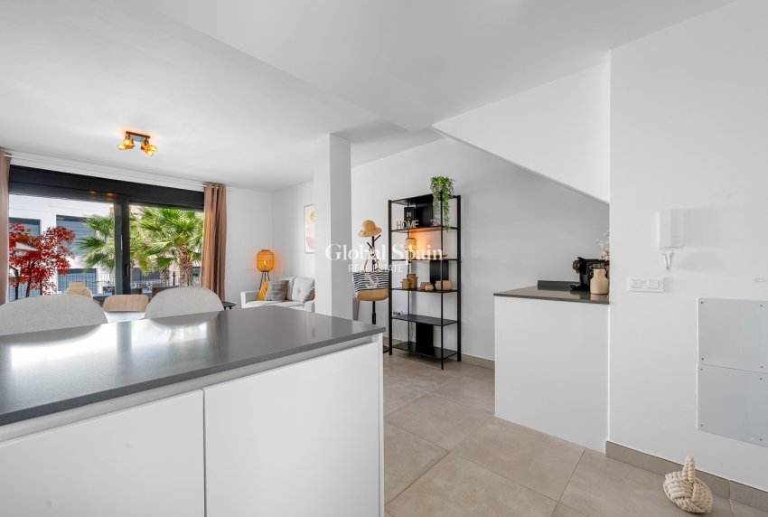 Resale - APARTMENT -
ORIHUELA COSTA - VILLAMARTÍN