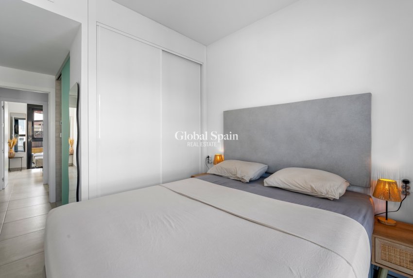 Resale - APARTMENT -
ORIHUELA COSTA - VILLAMARTÍN