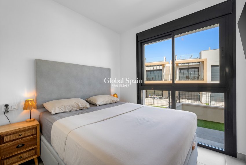 Resale - APARTMENT -
ORIHUELA COSTA - VILLAMARTÍN