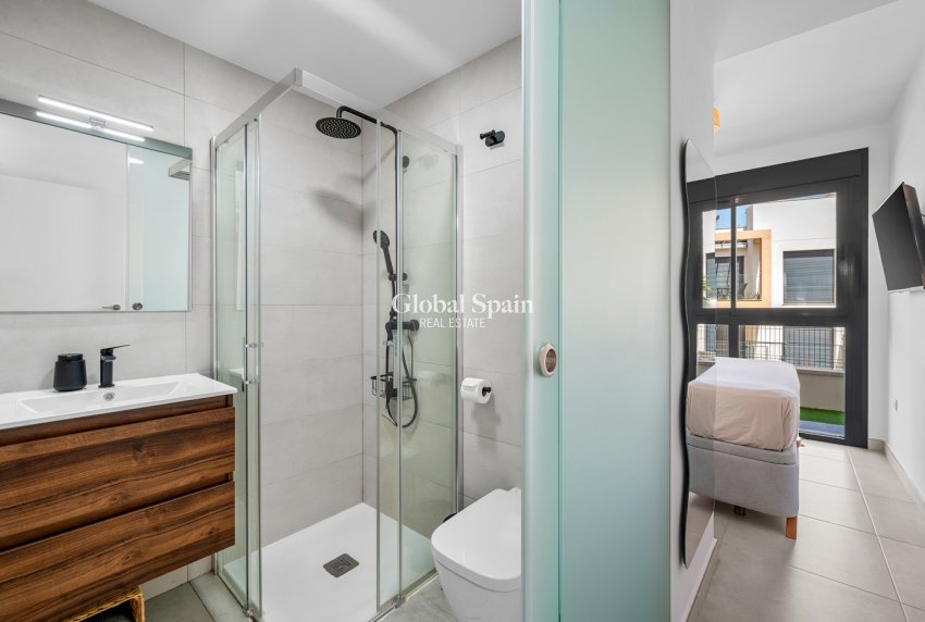 Resale - APARTMENT -
ORIHUELA COSTA - VILLAMARTÍN