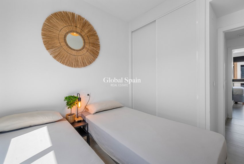 Resale - APARTMENT -
ORIHUELA COSTA - VILLAMARTÍN
