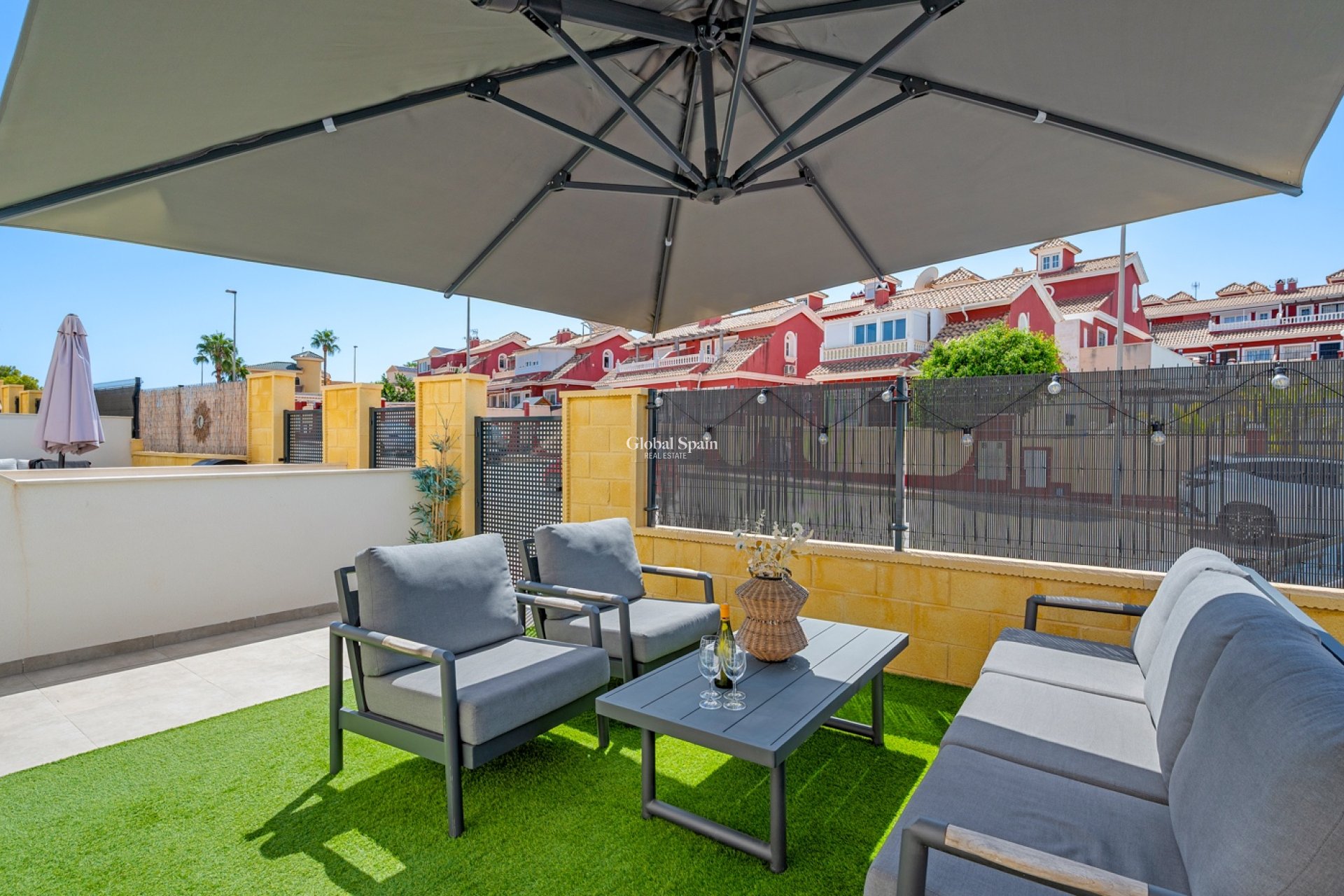 Resale - APARTMENT -
ORIHUELA COSTA - VILLAMARTÍN