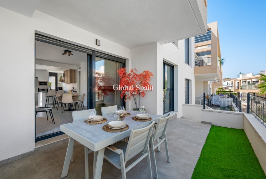 Resale - APARTMENT -
ORIHUELA COSTA - VILLAMARTÍN