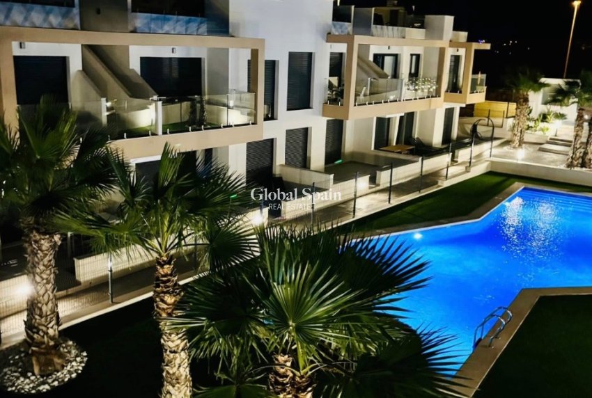 Resale - APARTMENT -
ORIHUELA COSTA - VILLAMARTÍN