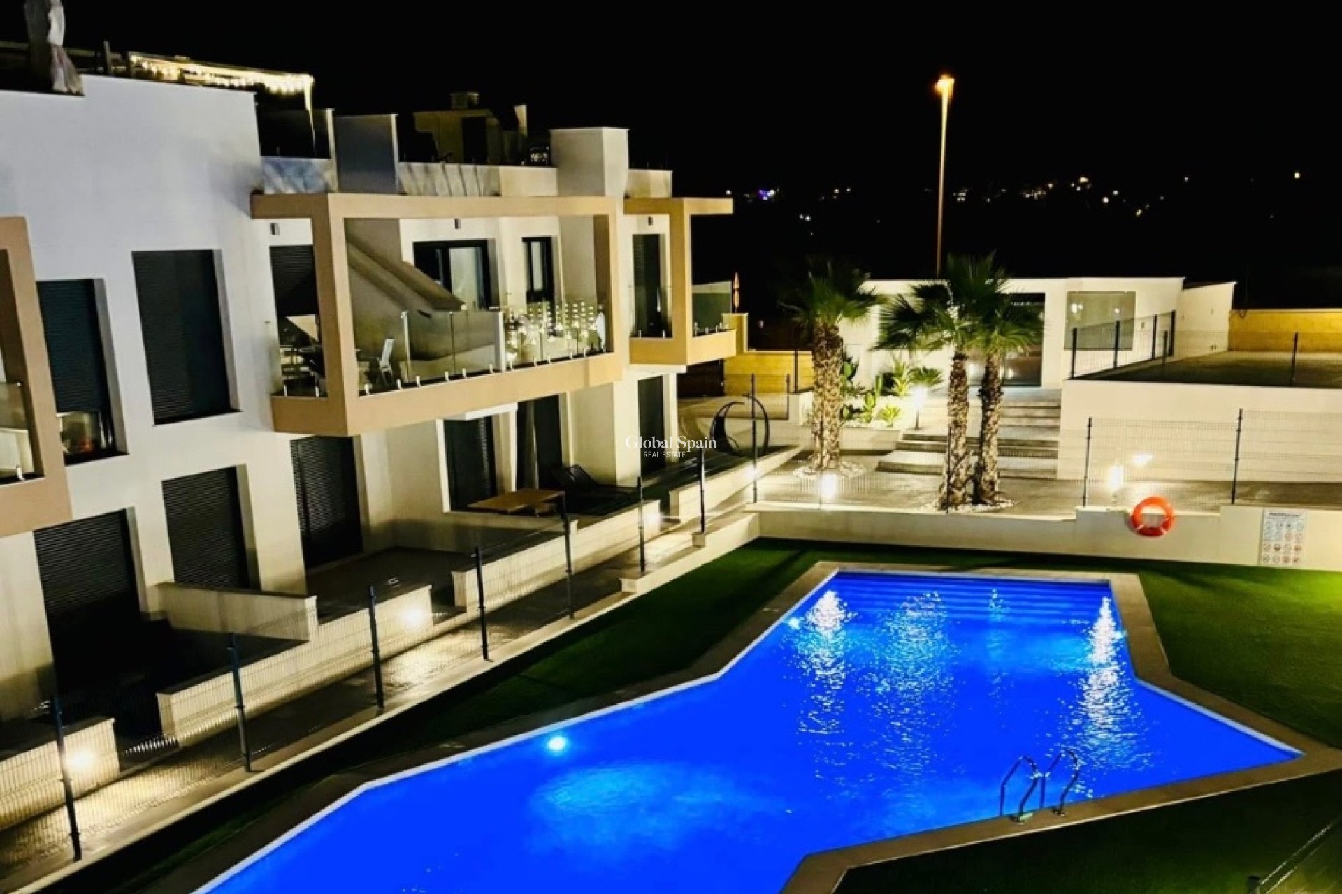 Resale - APARTMENT -
ORIHUELA COSTA - VILLAMARTÍN