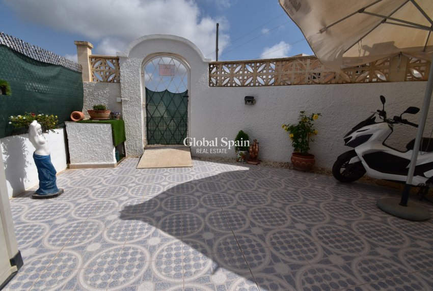 Resale - APARTMENT -
ORIHUELA COSTA - Villamartin
