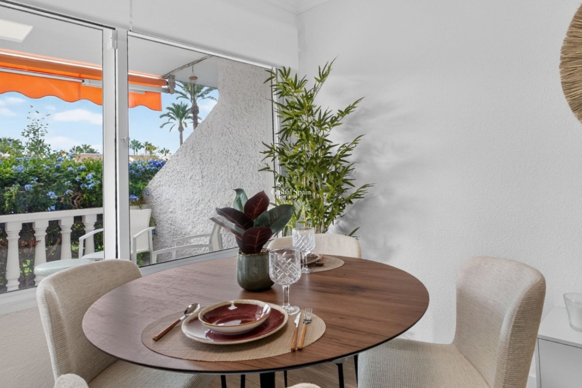 Resale - APARTMENT -
ORIHUELA COSTA - VILLAMARTÍN