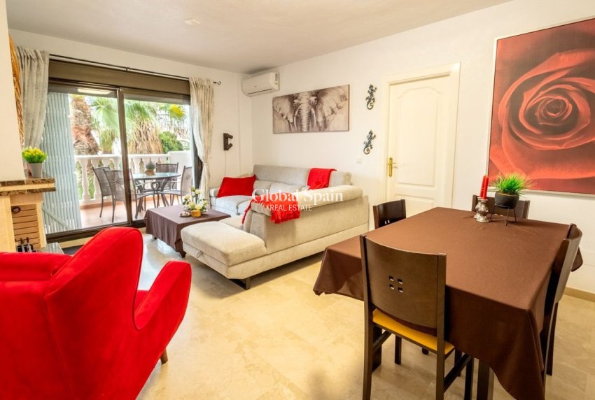 Resale - APARTMENT -
ORIHUELA COSTA - VILLAMARTÍN