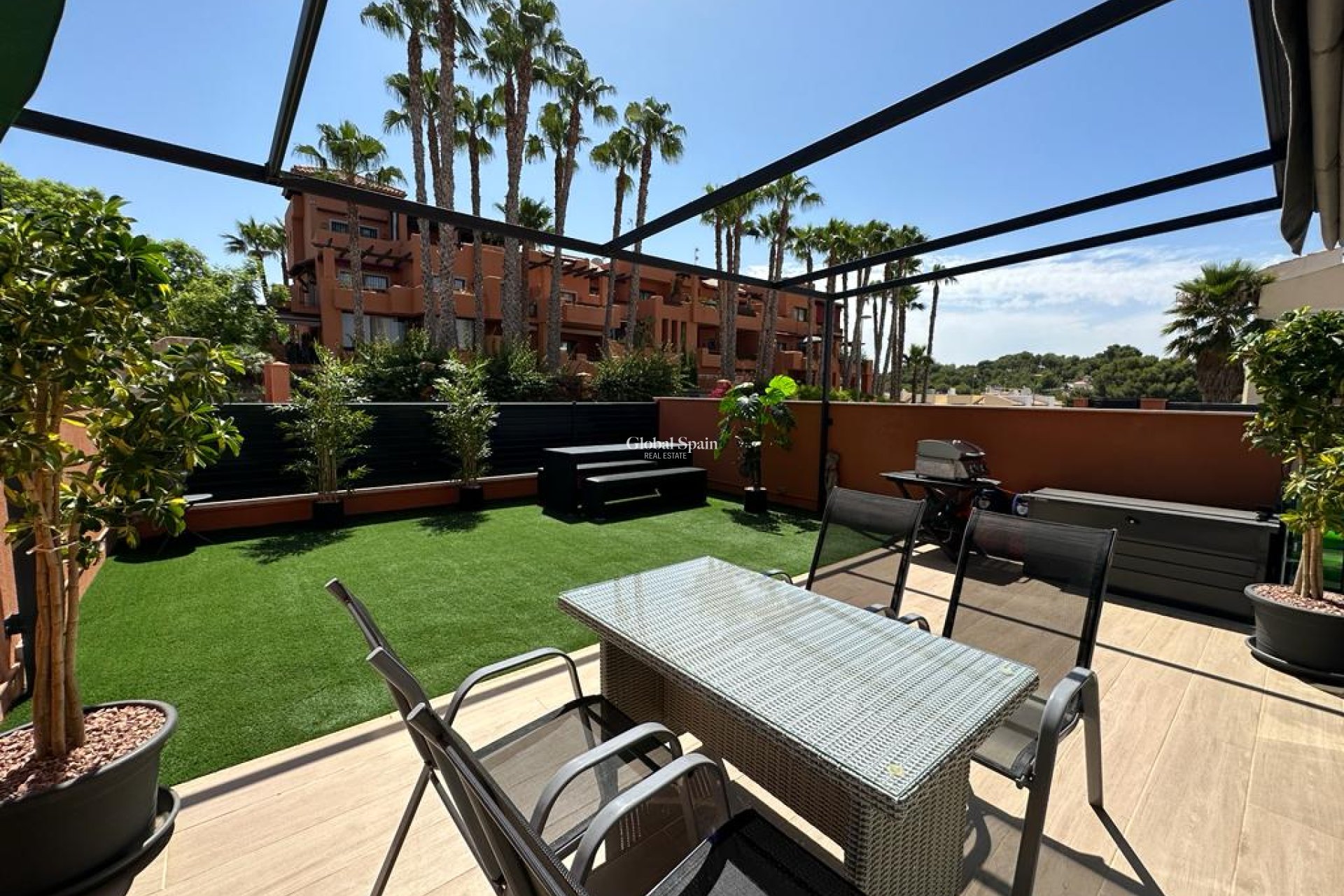 Resale - Apartment -
ORIHUELA COSTA - VILLAMARTÍN