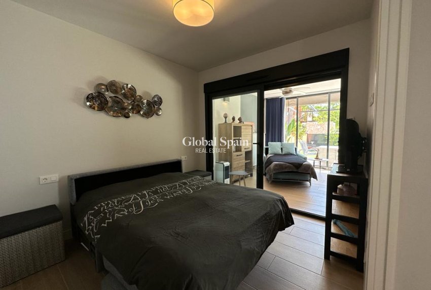 Resale - Apartment -
ORIHUELA COSTA - VILLAMARTÍN