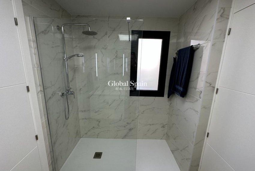 Resale - Apartment -
ORIHUELA COSTA - VILLAMARTÍN