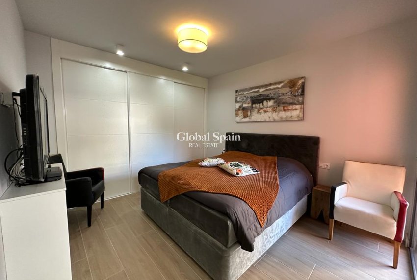 Resale - Apartment -
ORIHUELA COSTA - VILLAMARTÍN