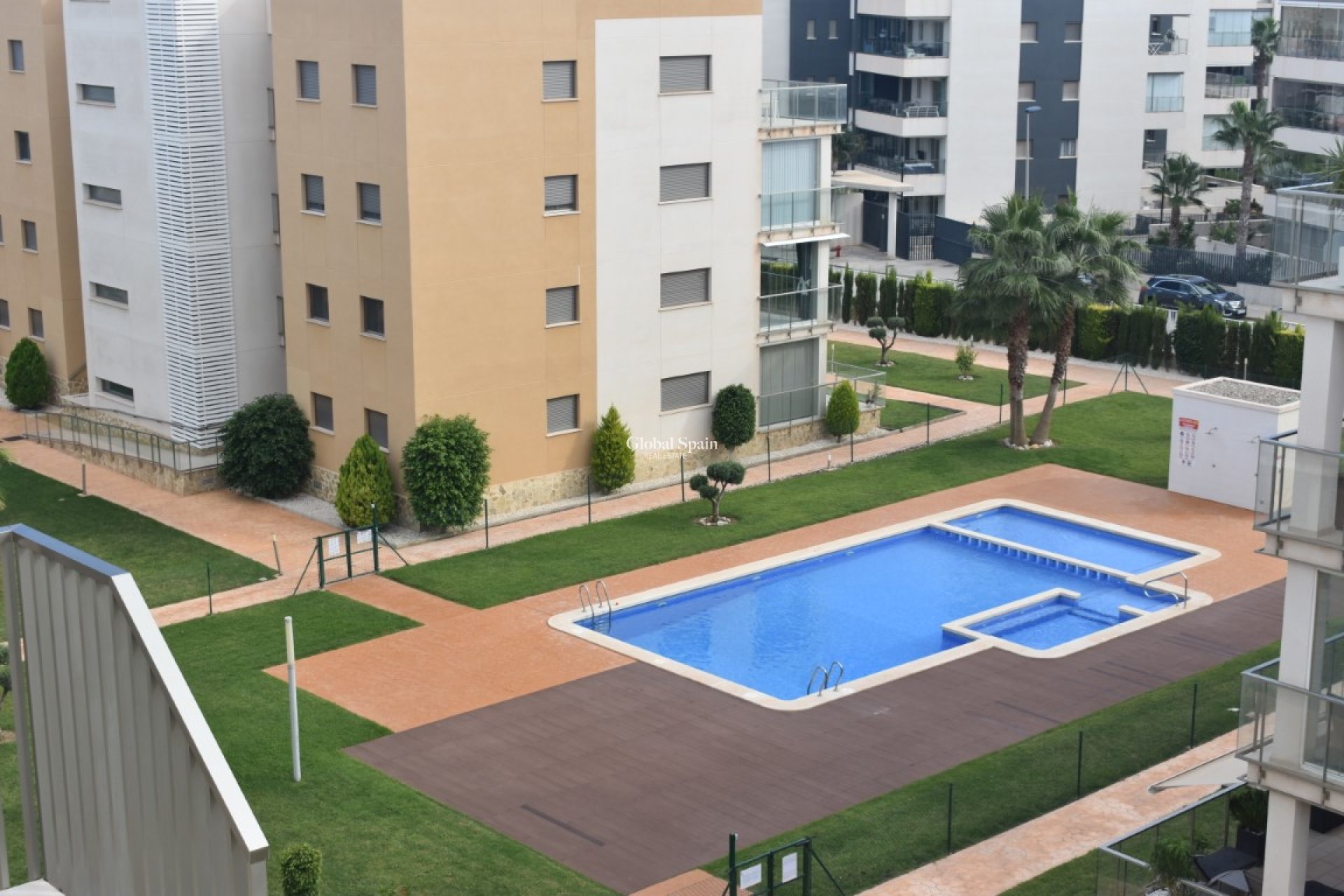 Resale - Apartment -
ORIHUELA COSTA - VILLAMARTÍN