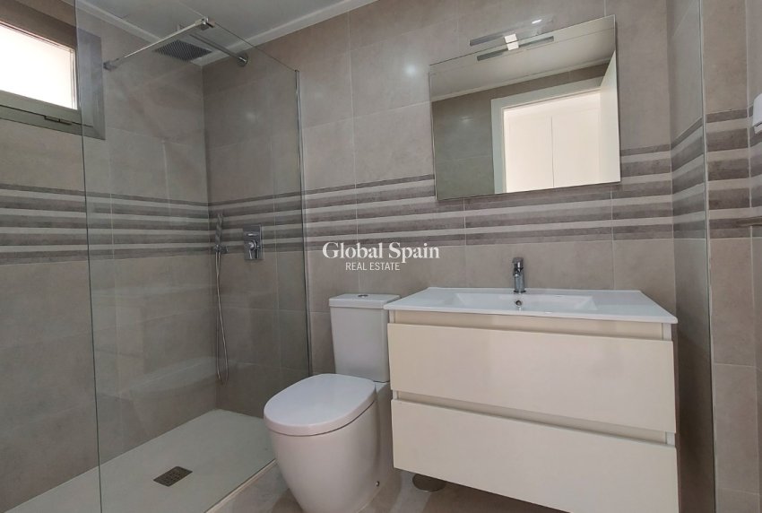 Resale - Apartment -
ORIHUELA COSTA - VILLAMARTÍN