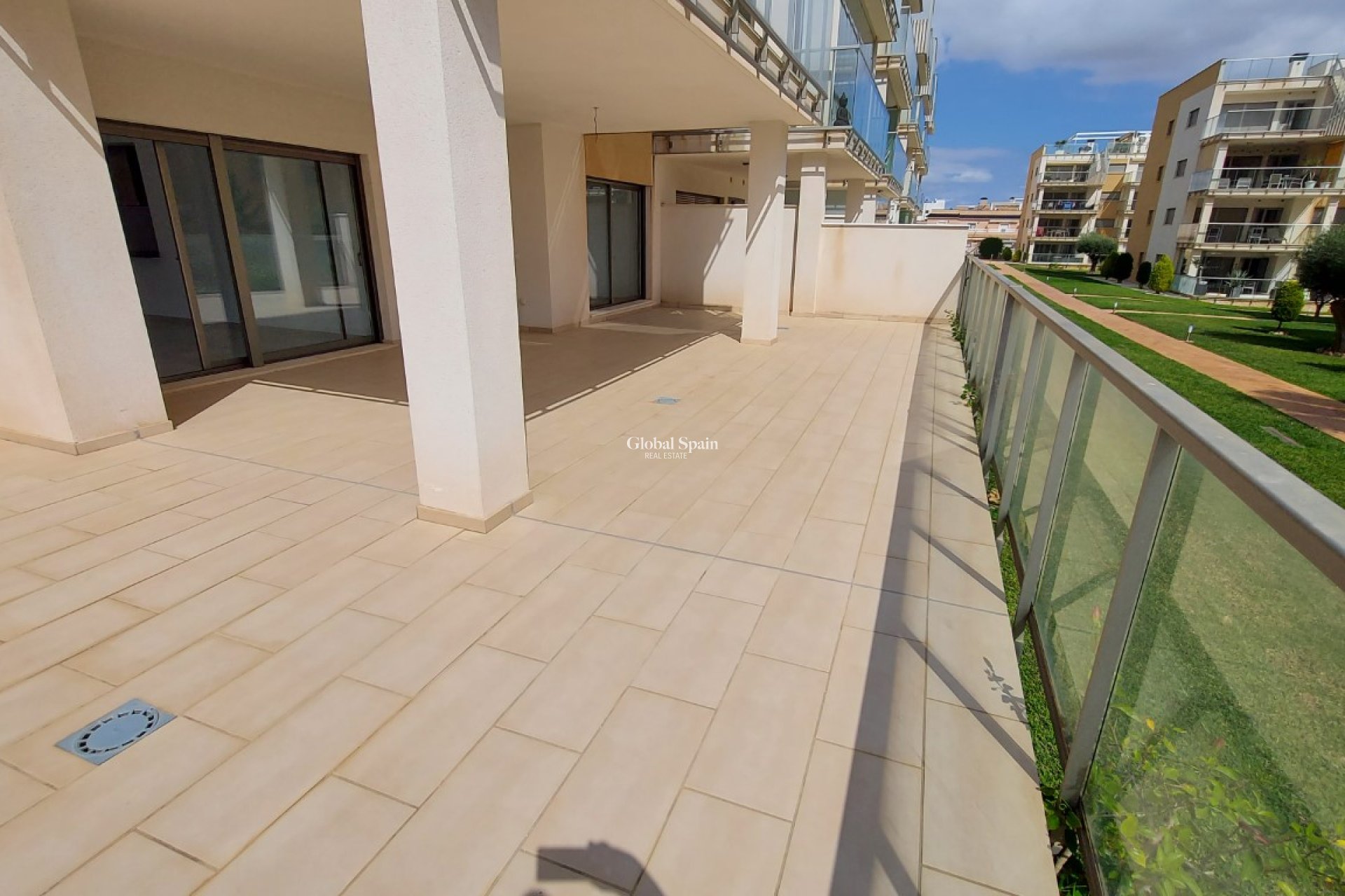 Resale - Apartment -
ORIHUELA COSTA - VILLAMARTÍN