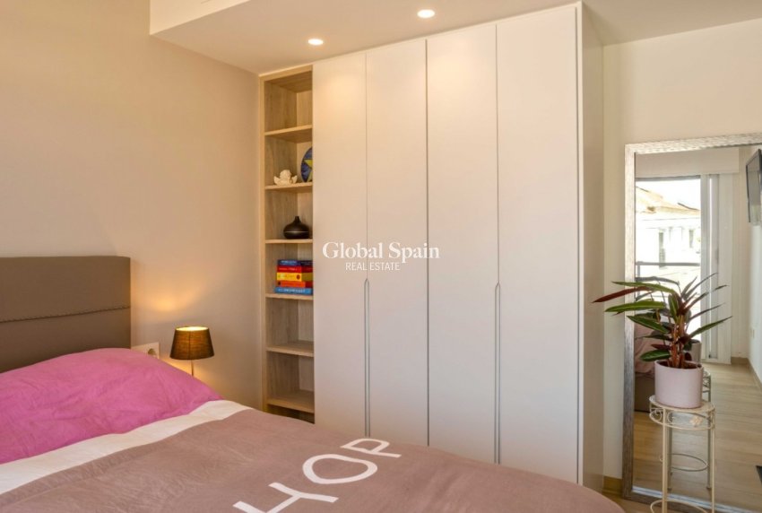 Resale - Apartment -
ORIHUELA COSTA - VILLAMARTÍN