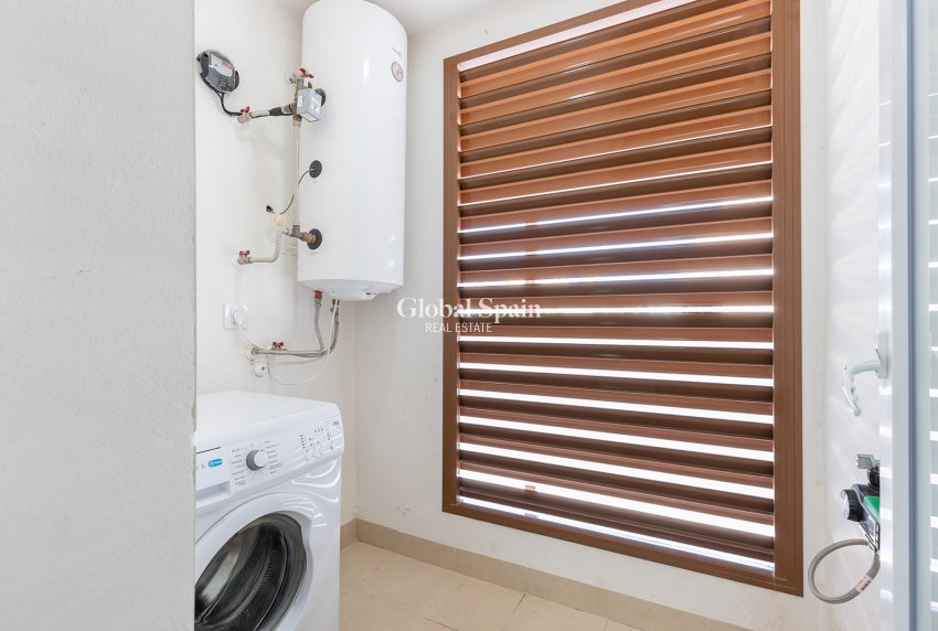 Resale - Apartment -
ORIHUELA COSTA - VILLAMARTÍN