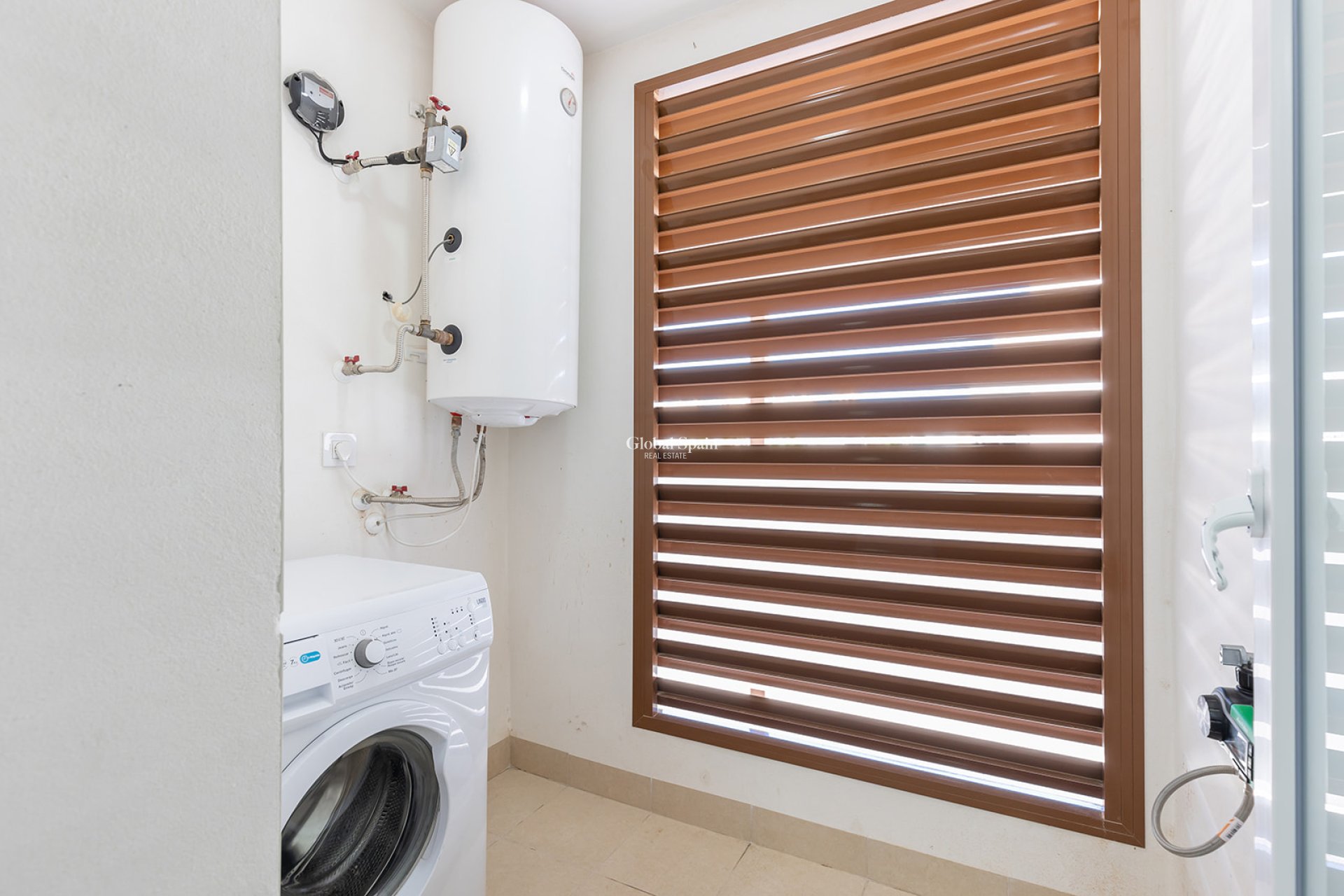 Resale - Apartment -
ORIHUELA COSTA - VILLAMARTÍN