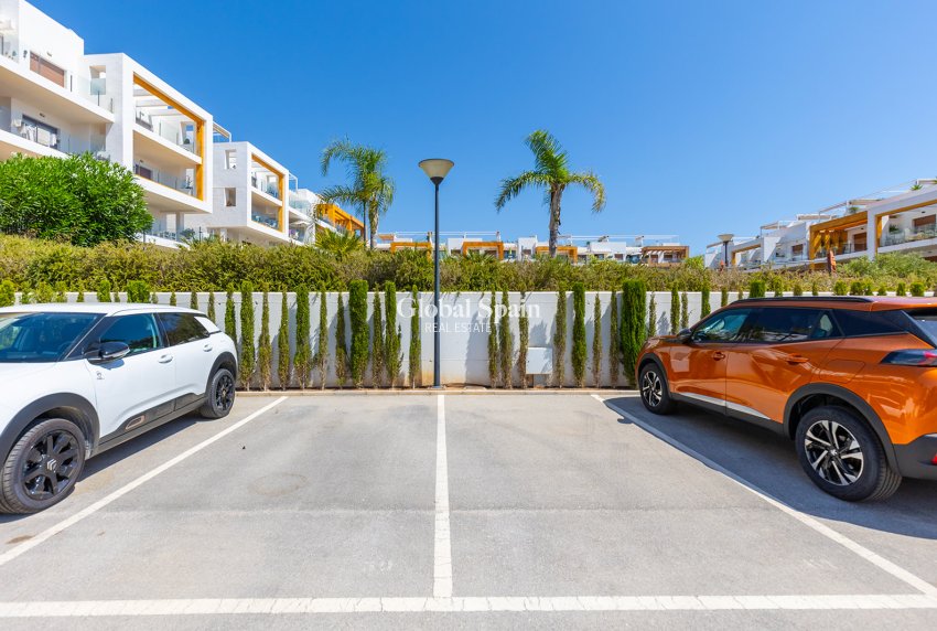 Resale - Apartment -
ORIHUELA COSTA - VILLAMARTÍN