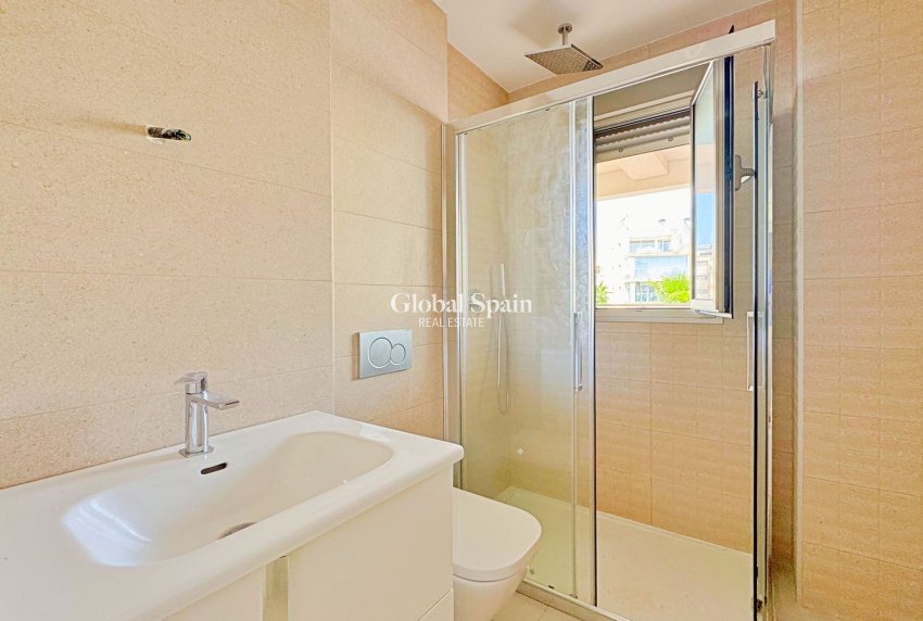 Resale - Apartment -
ORIHUELA COSTA - VILLAMARTÍN