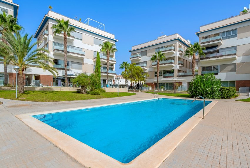 Resale - Apartment -
ORIHUELA COSTA - VILLAMARTÍN
