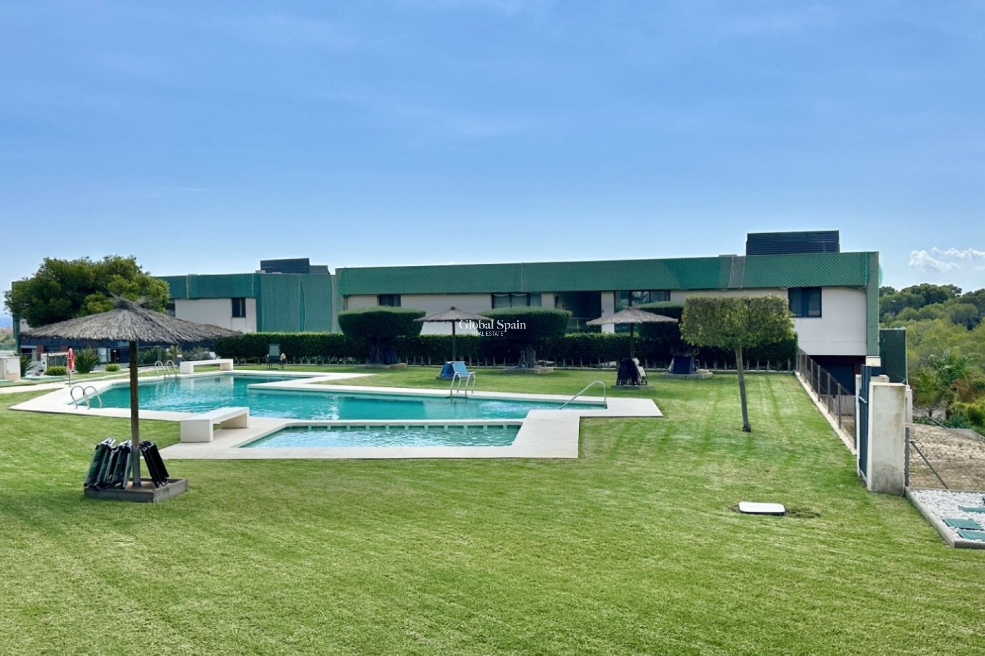 Resale - Apartment -
ORIHUELA COSTA - VILLAMARTÍN