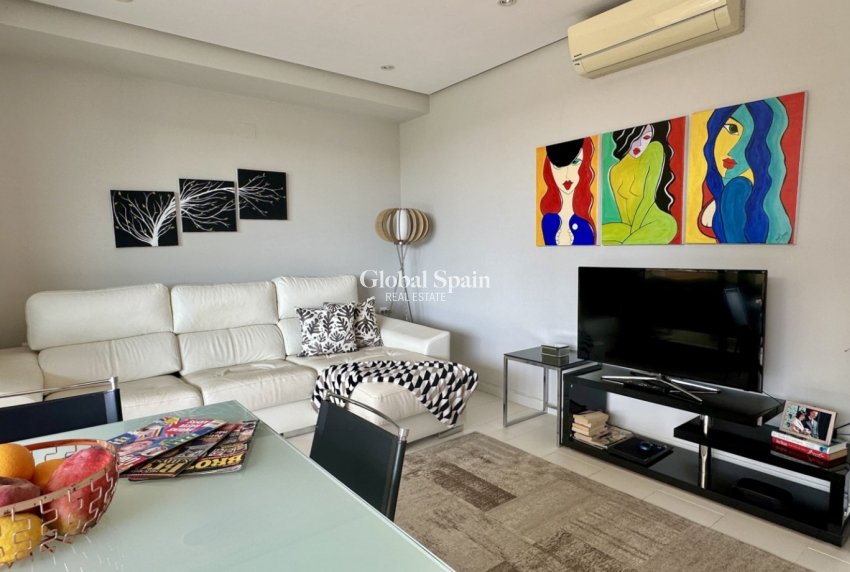 Resale - Apartment -
ORIHUELA COSTA - VILLAMARTÍN