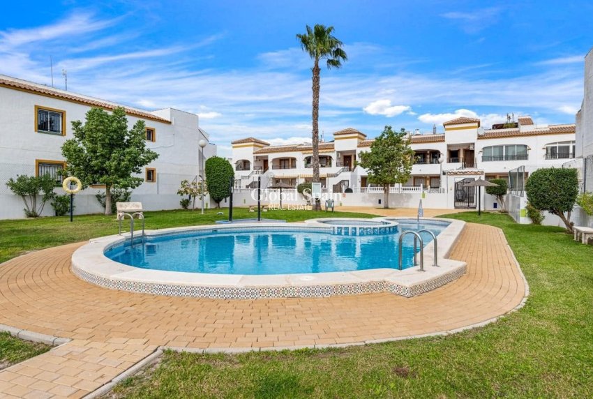 Resale - APARTMENT -
ORIHUELA - Entre Naranjos