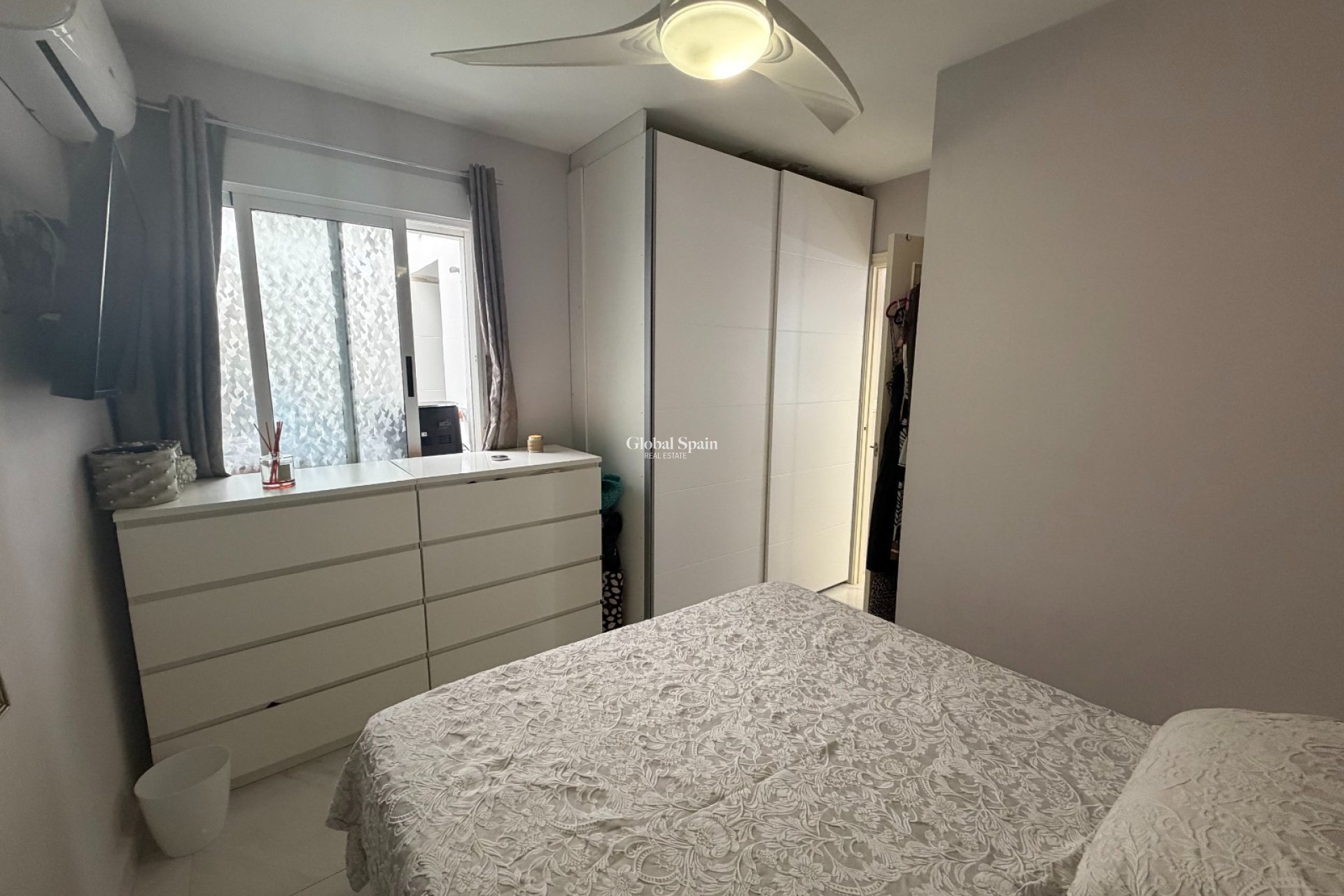 Resale - APARTMENT -
ORIHUELA - Entre Naranjos