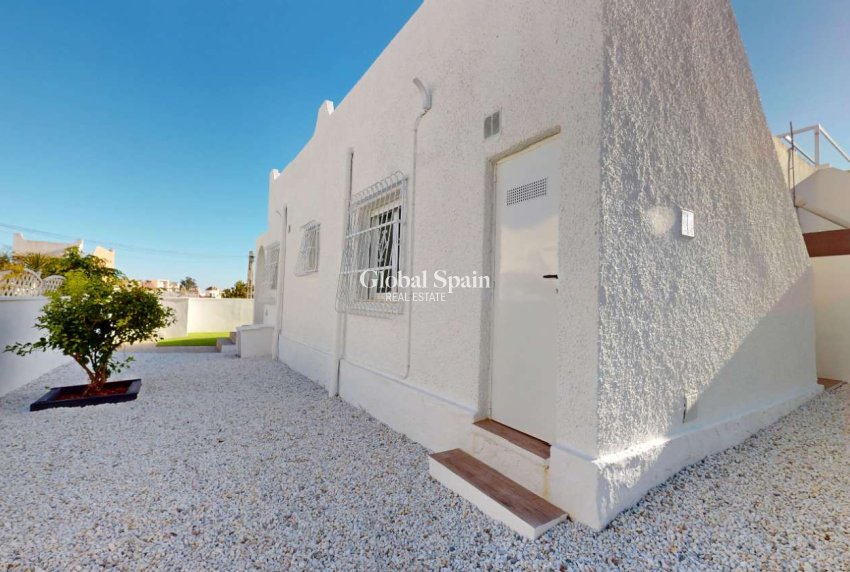 Resale - APARTMENT -
ORIHUELA - Inland