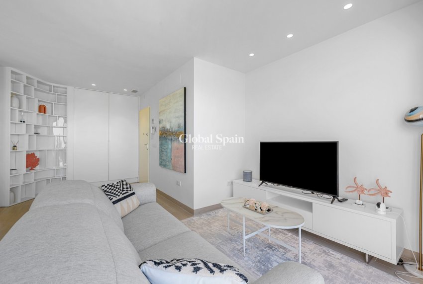 Resale - APARTMENT -
ORIHUELA - Inland