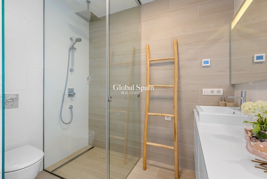 Resale - APARTMENT -
ORIHUELA - Inland