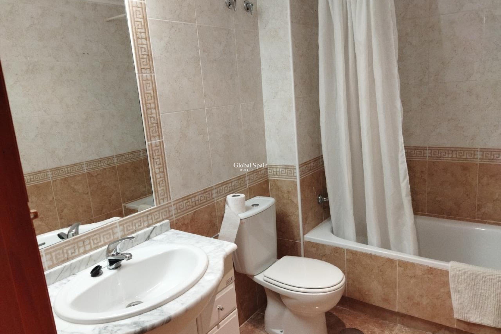 Resale - APARTMENT -
ORIHUELA - Inland
