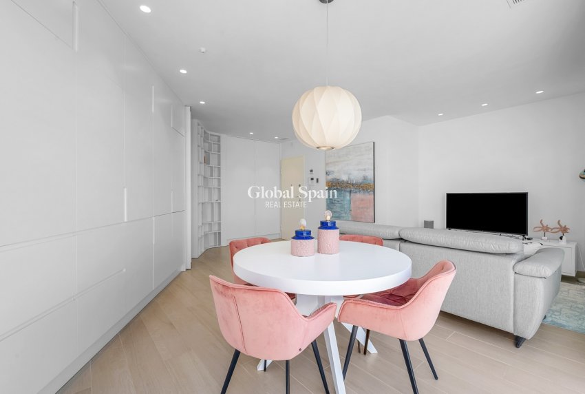 Resale - APARTMENT -
ORIHUELA - Inland