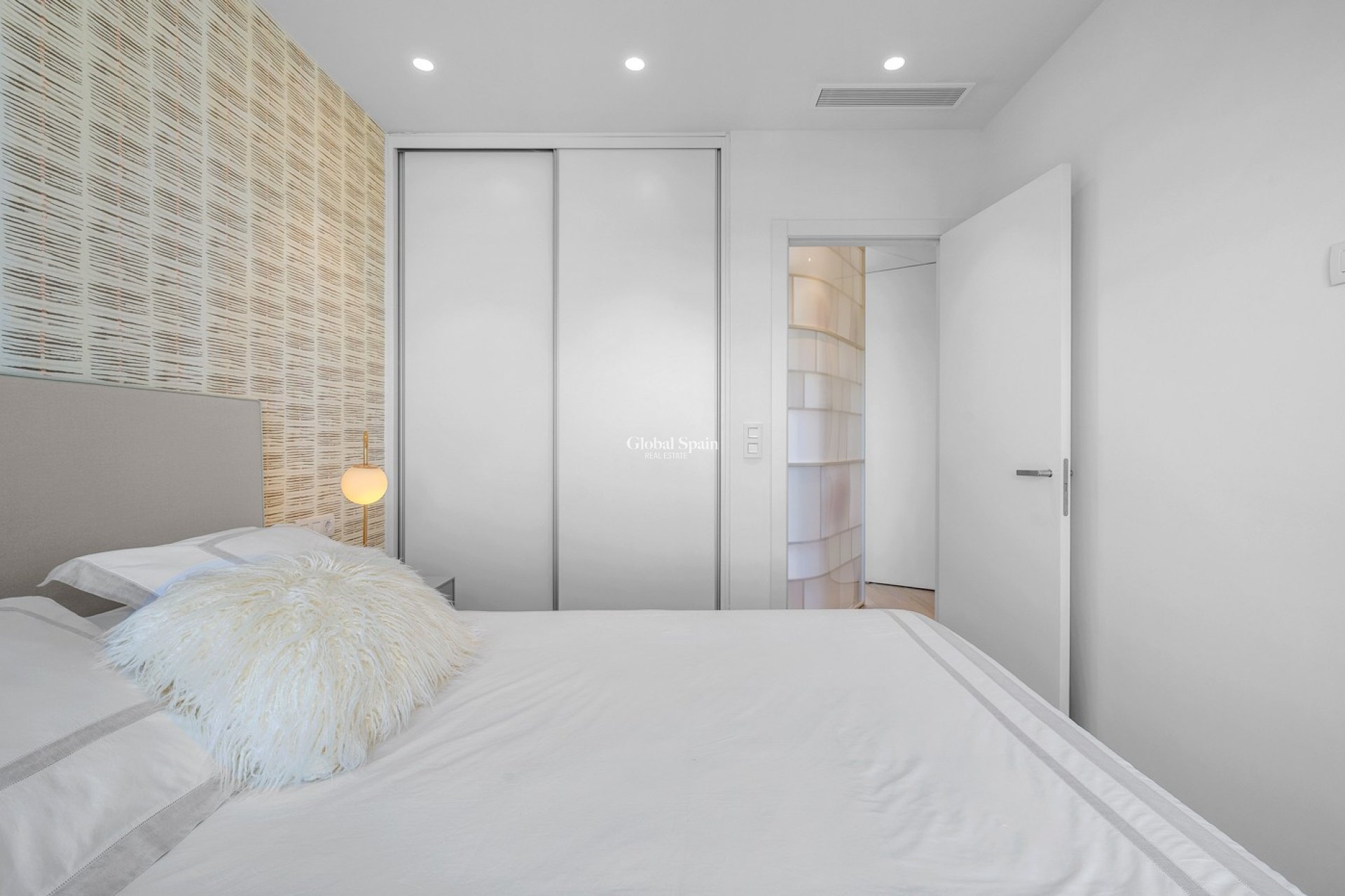 Resale - APARTMENT -
ORIHUELA - Inland