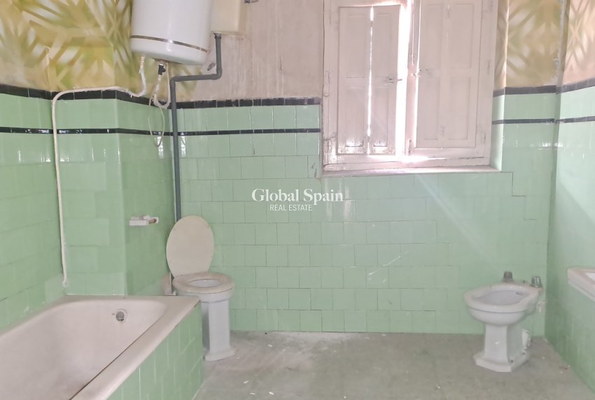 Resale - APARTMENT -
ORIHUELA - Inland