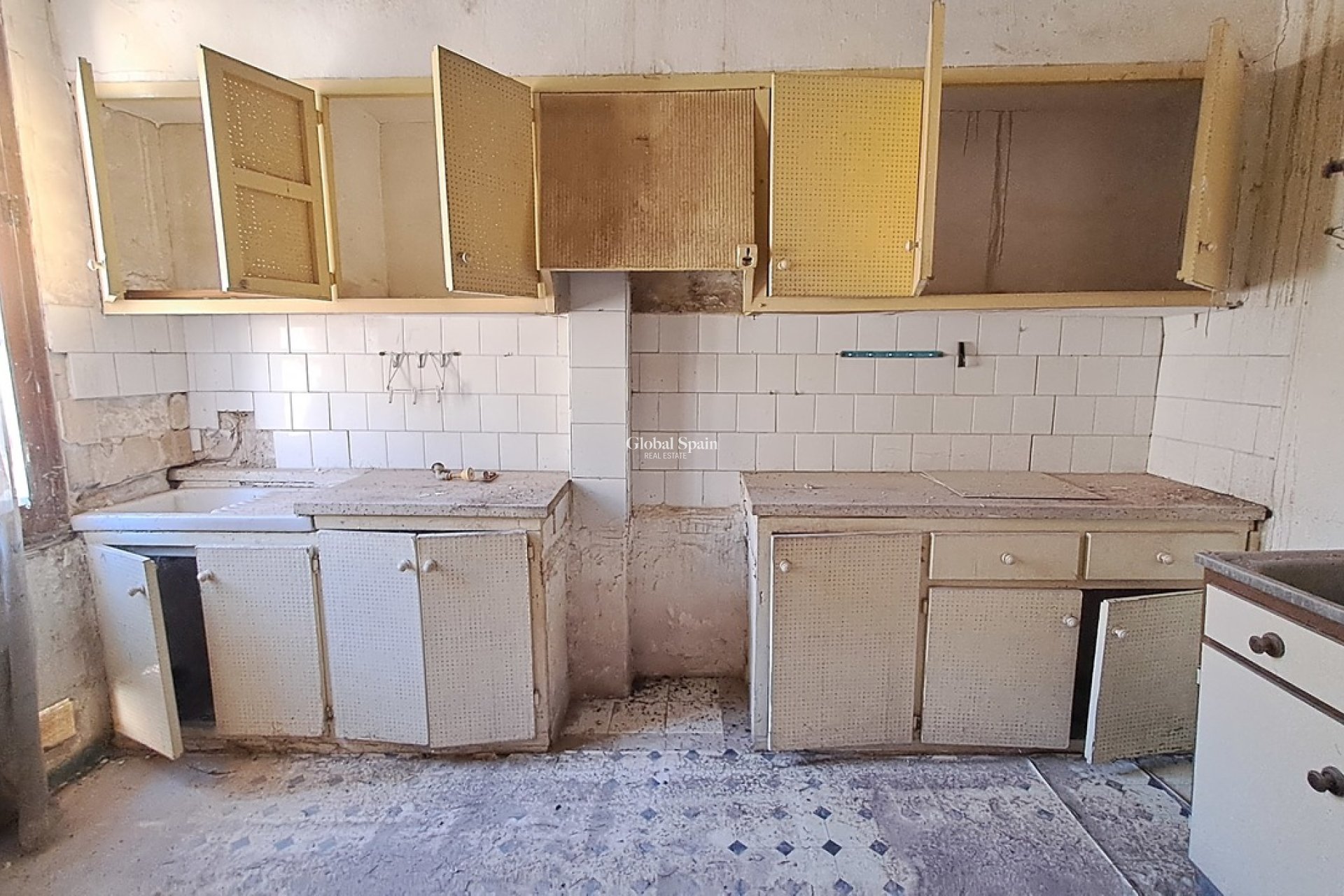 Resale - APARTMENT -
ORIHUELA - Inland