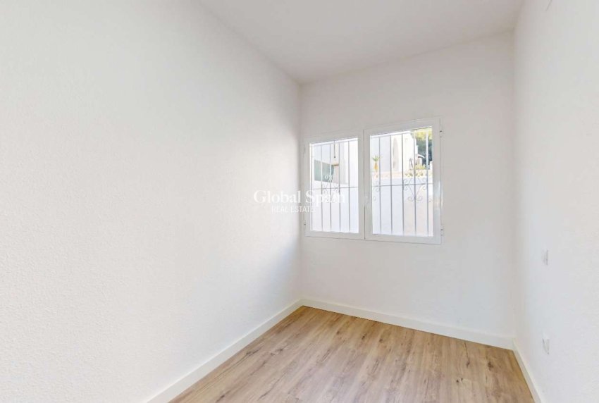 Resale - APARTMENT -
ORIHUELA - Inland