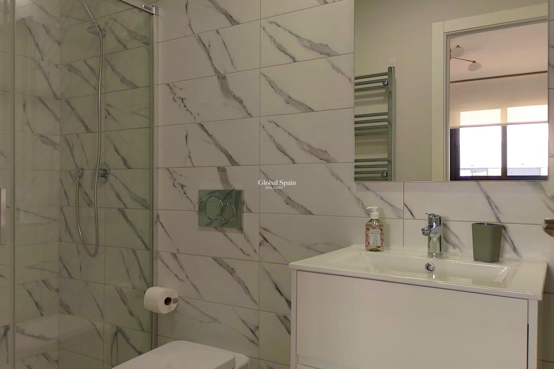 Resale - APARTMENT -
ORIHUELA - Inland