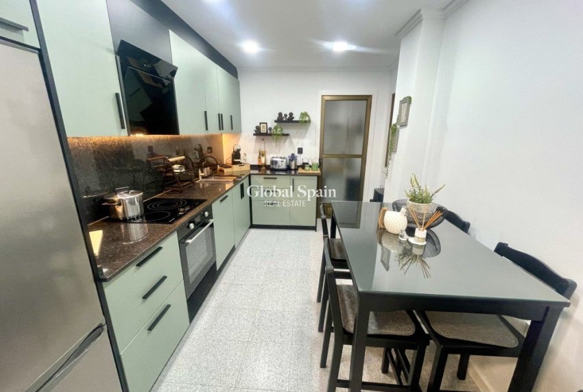 Resale - APARTMENT -
ORIHUELA - Inland
