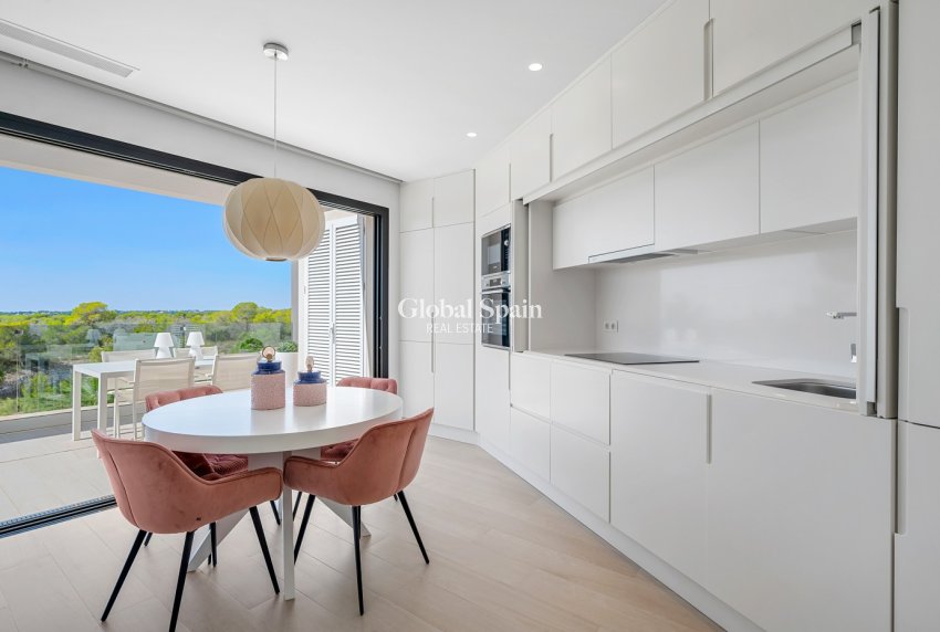 Resale - APARTMENT -
ORIHUELA - Inland