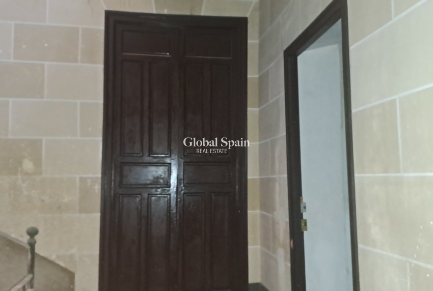 Resale - APARTMENT -
ORIHUELA - Inland