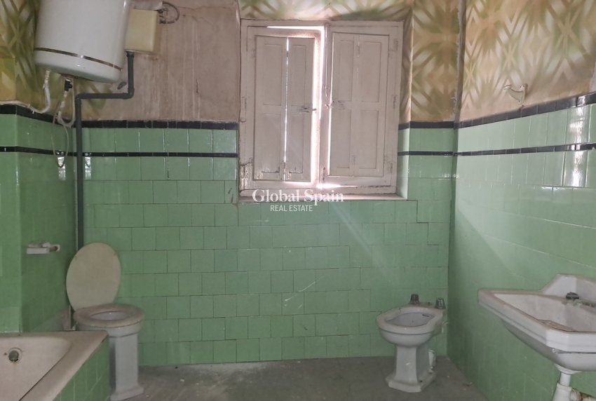 Resale - APARTMENT -
ORIHUELA - Inland