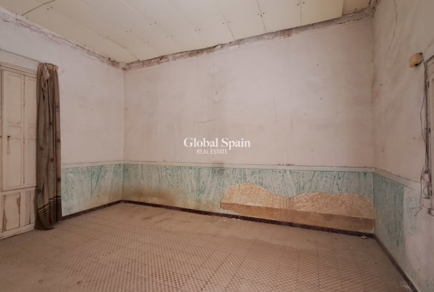 Resale - APARTMENT -
ORIHUELA - Inland
