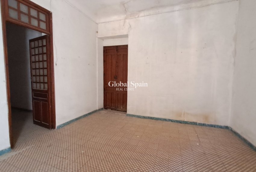 Resale - APARTMENT -
ORIHUELA - Inland