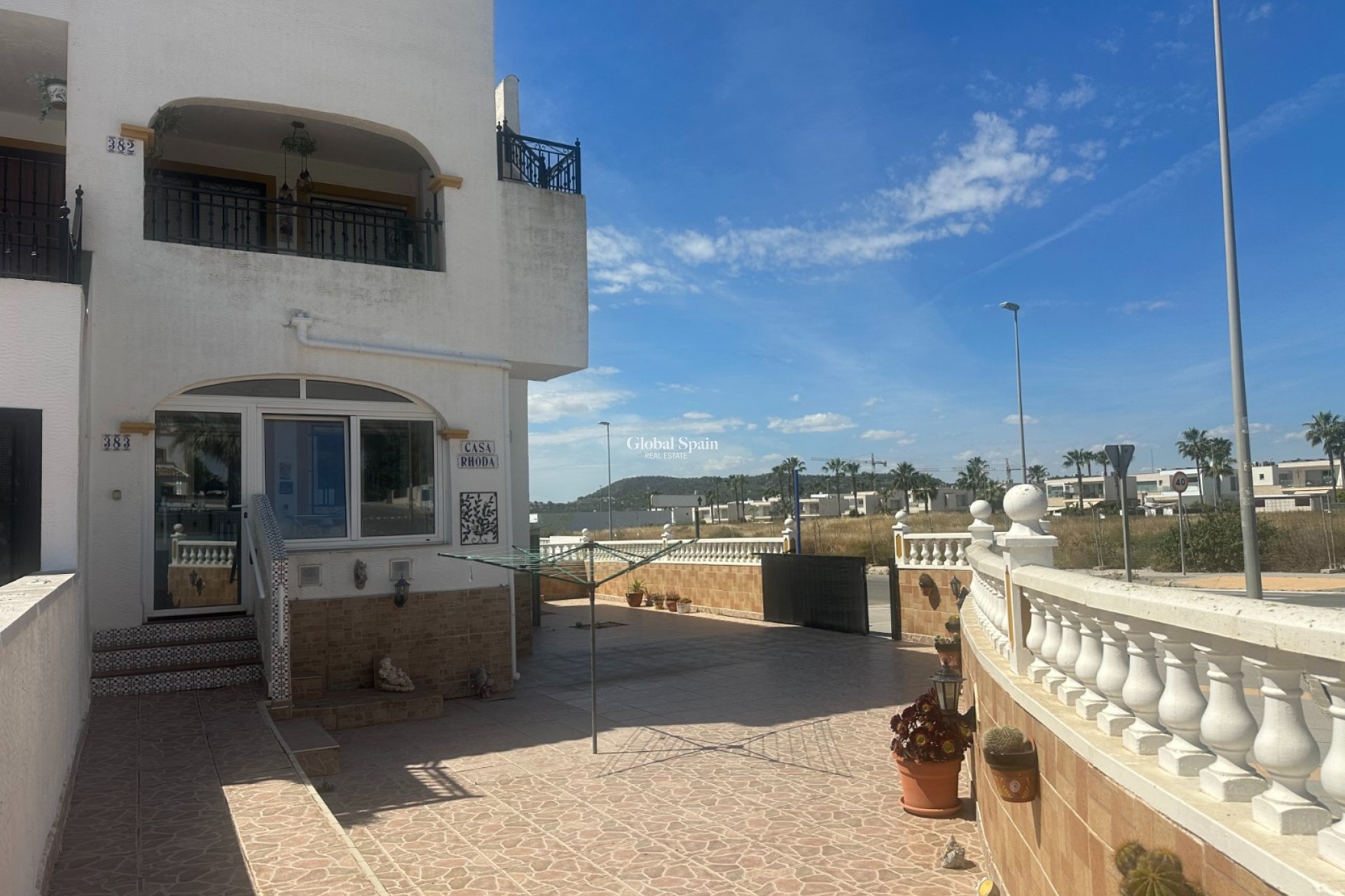 Resale - APARTMENT -
ORIHUELA - Inland