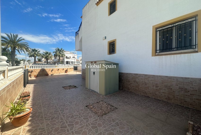 Resale - APARTMENT -
ORIHUELA - Inland