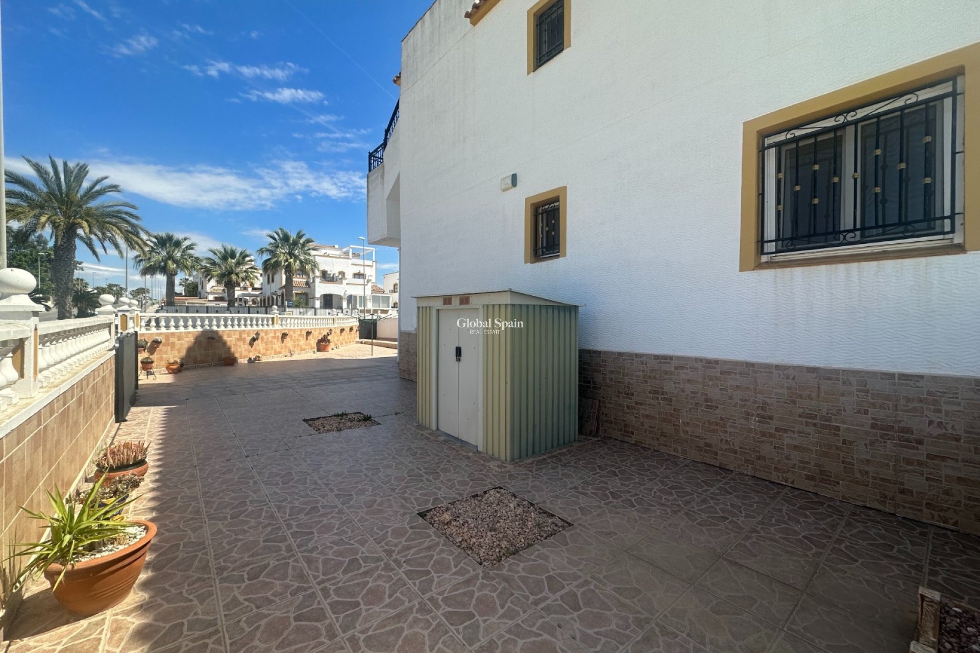 Resale - APARTMENT -
ORIHUELA - Inland