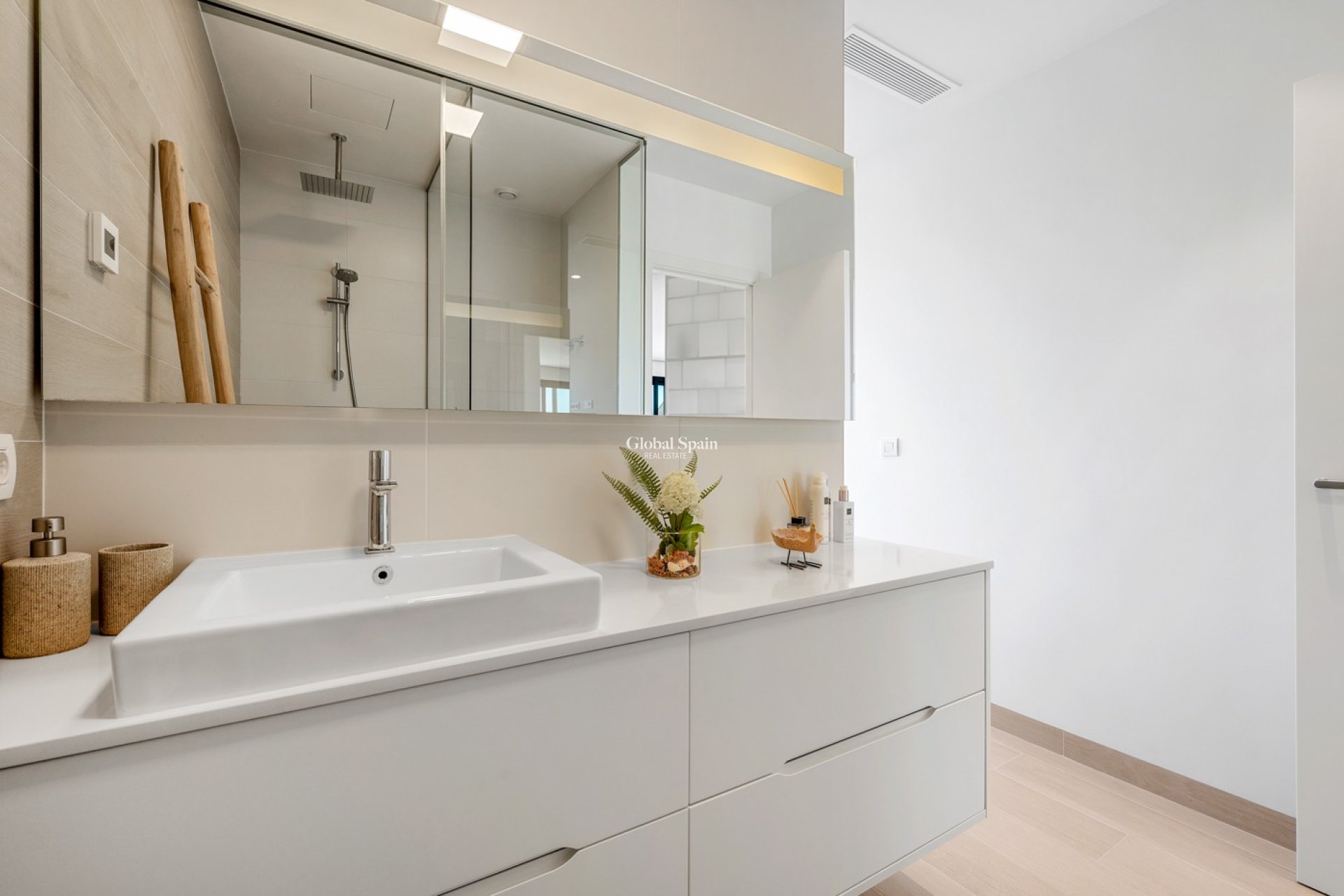 Resale - APARTMENT -
ORIHUELA - Inland